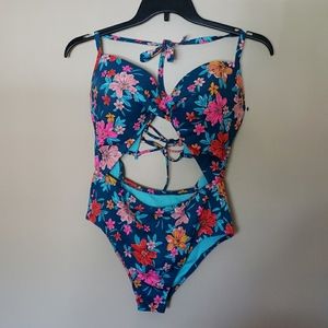 One piece floral cut out swimsuit 38DD